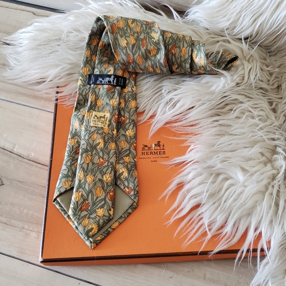 HERMÈS - Tie - Picture 10 of 16